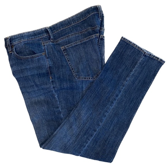 GAP Denim - GAP Classic Streight Fit Blue Jeans in Size 16